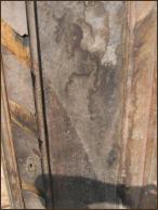 Nussbaumschrank vor der Restauration