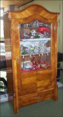 Antike Vitrine, von uns restauriert